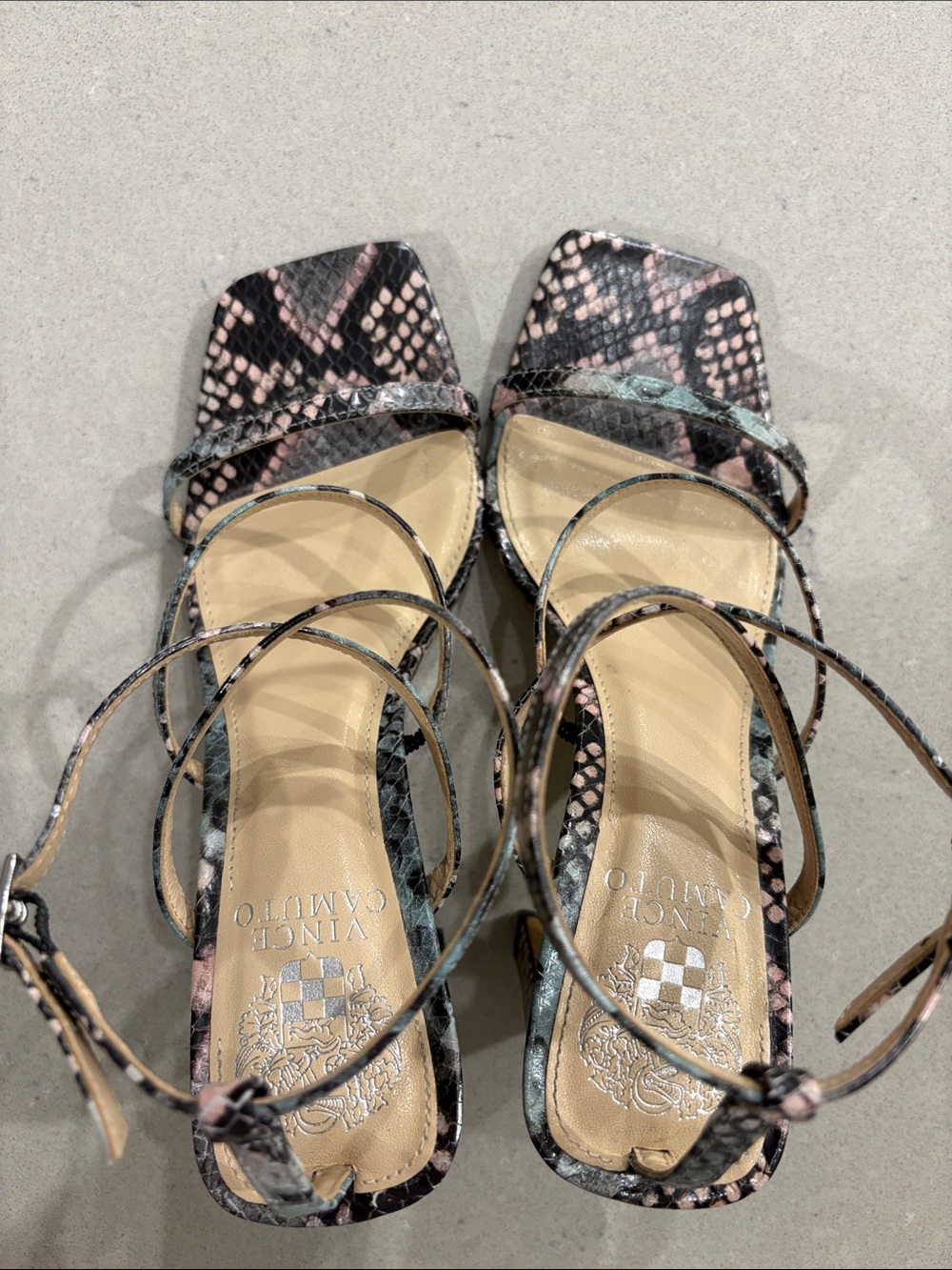 Vince camuto snake skin pink black blue criss cross 3.75” heels 7 worn once - Picture 7 of 7